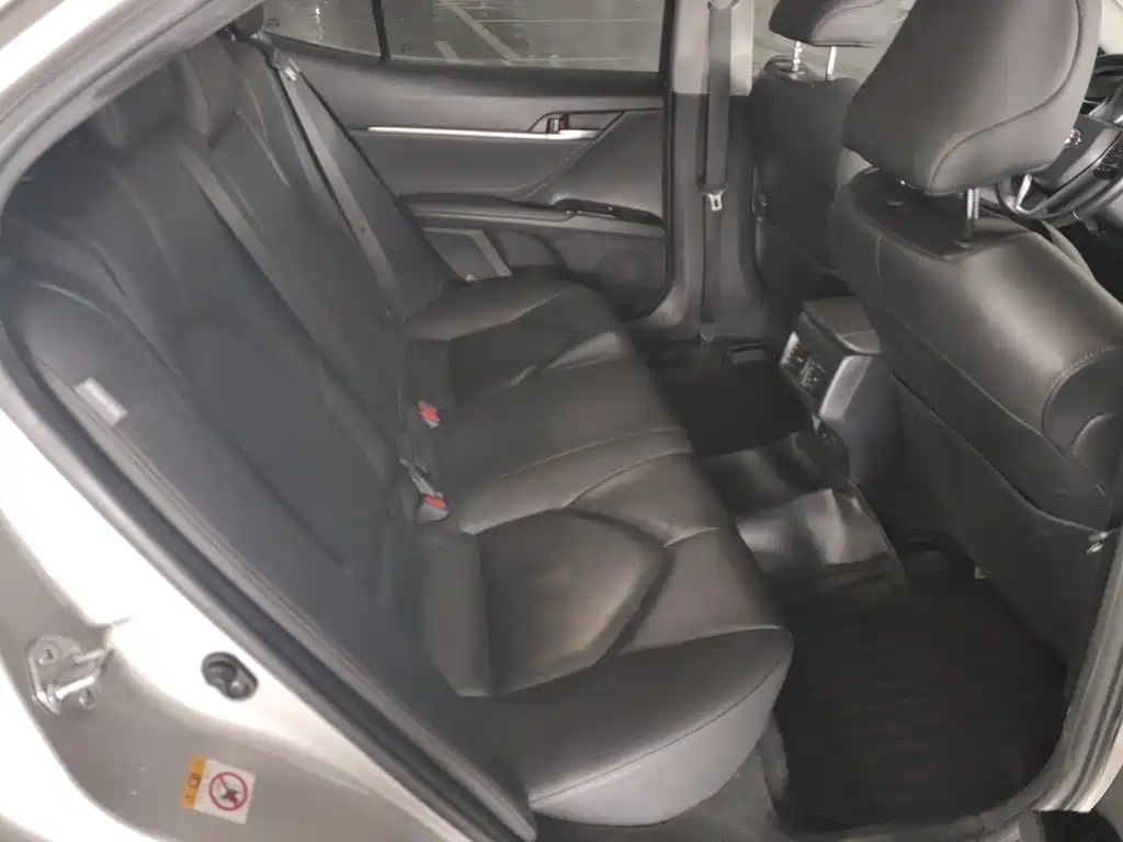 Toyota Camry — миниатюра 19