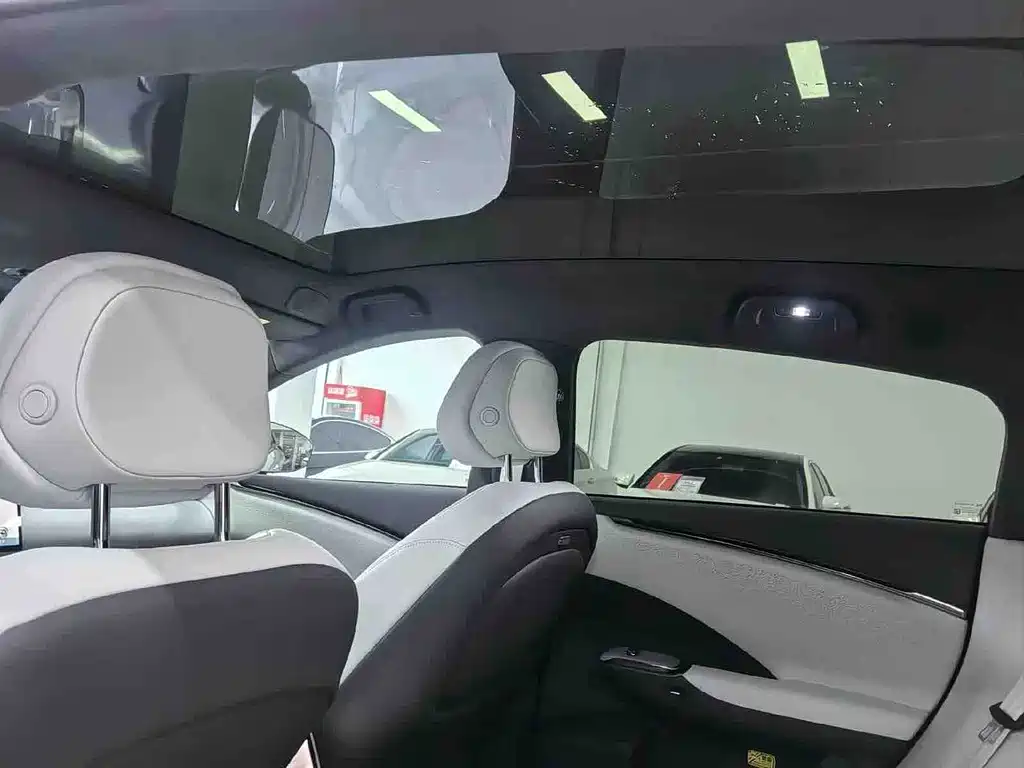 XPeng G7 — миниатюра 6