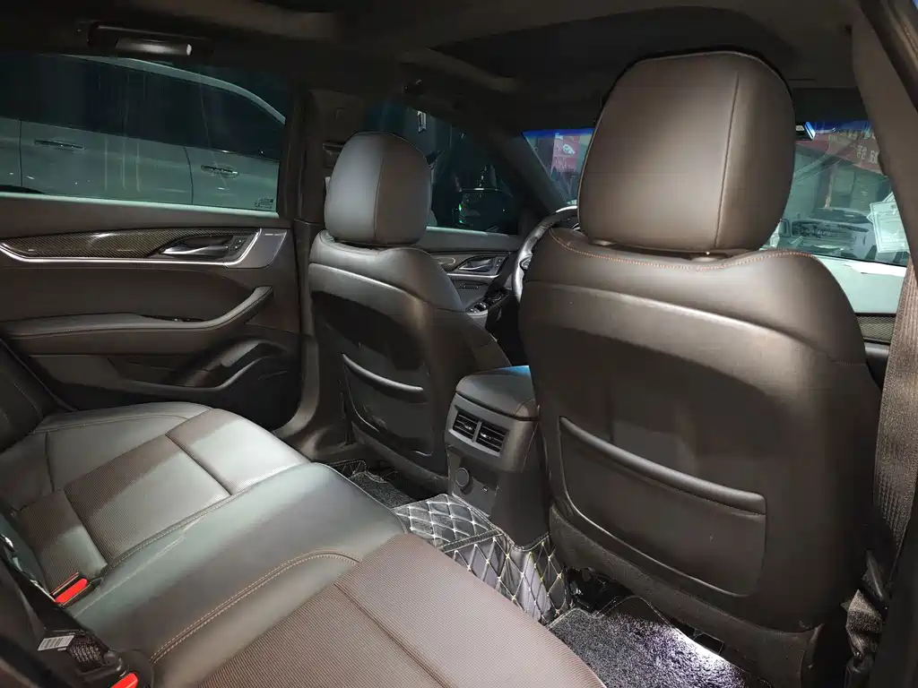 Cadillac CT5 — миниатюра 7