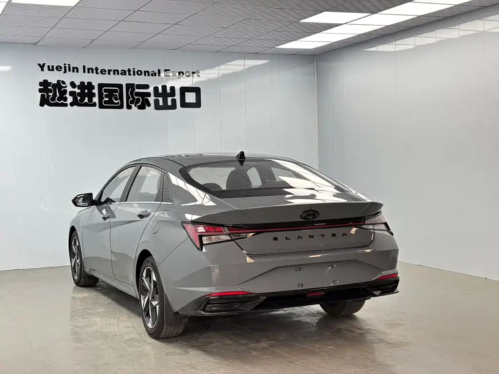 Hyundai Elantra — миниатюра 8