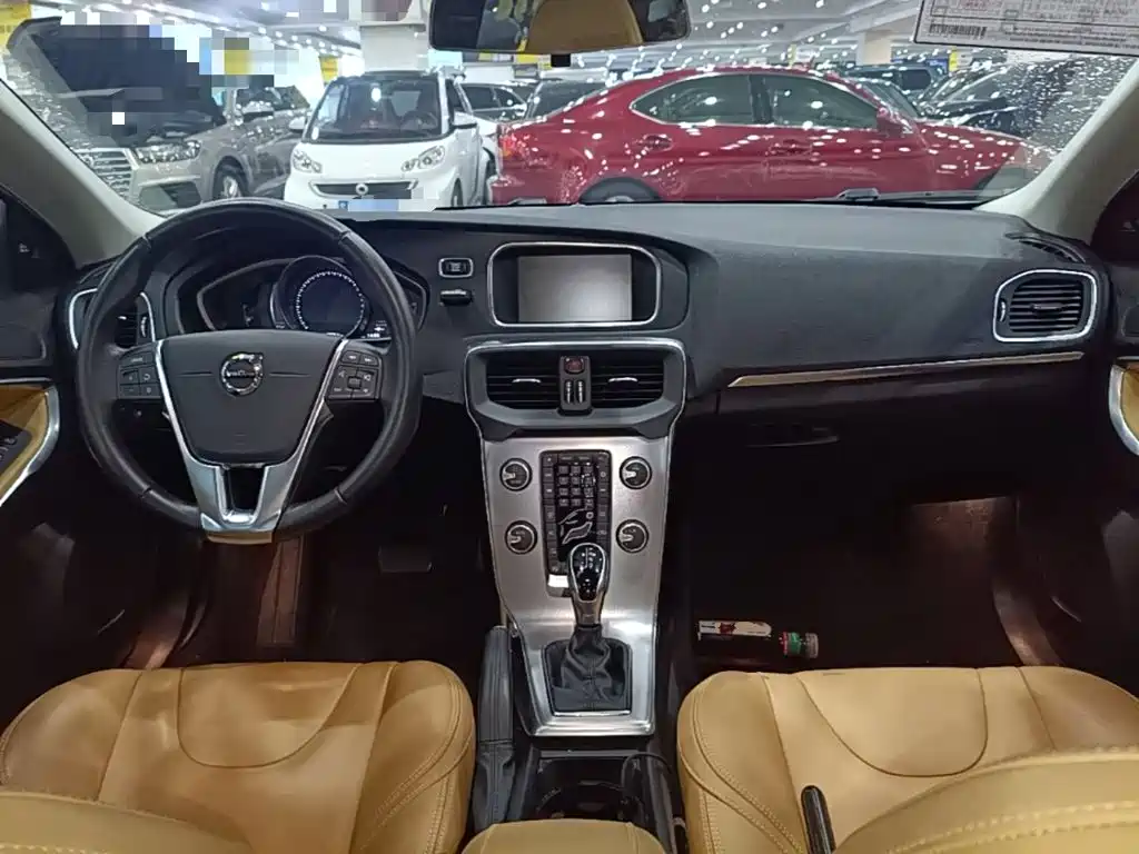Volvo V40 — миниатюра 10