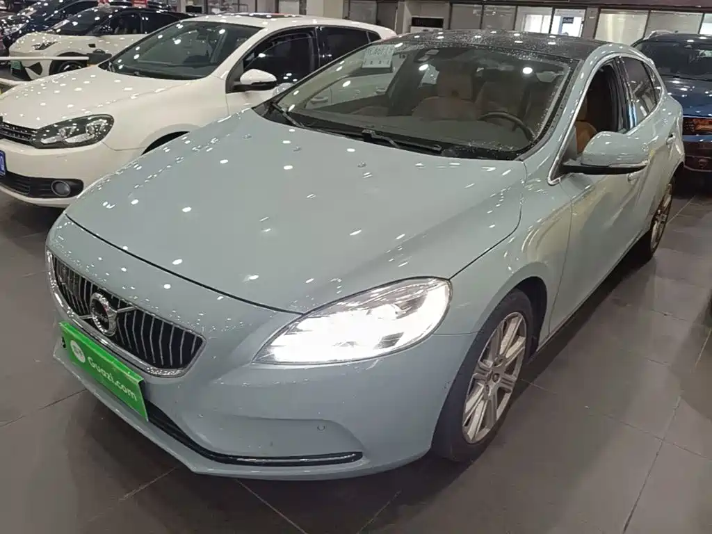 Volvo V40 — миниатюра 2