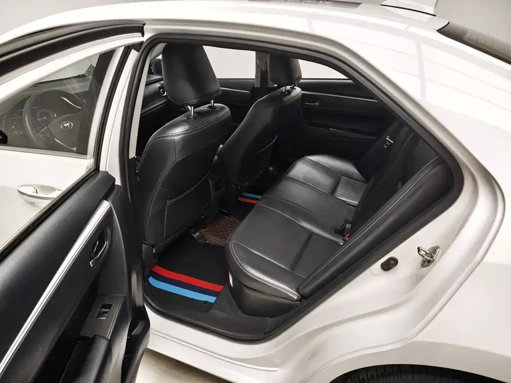 Toyota Corolla Hybrid — миниатюра 17