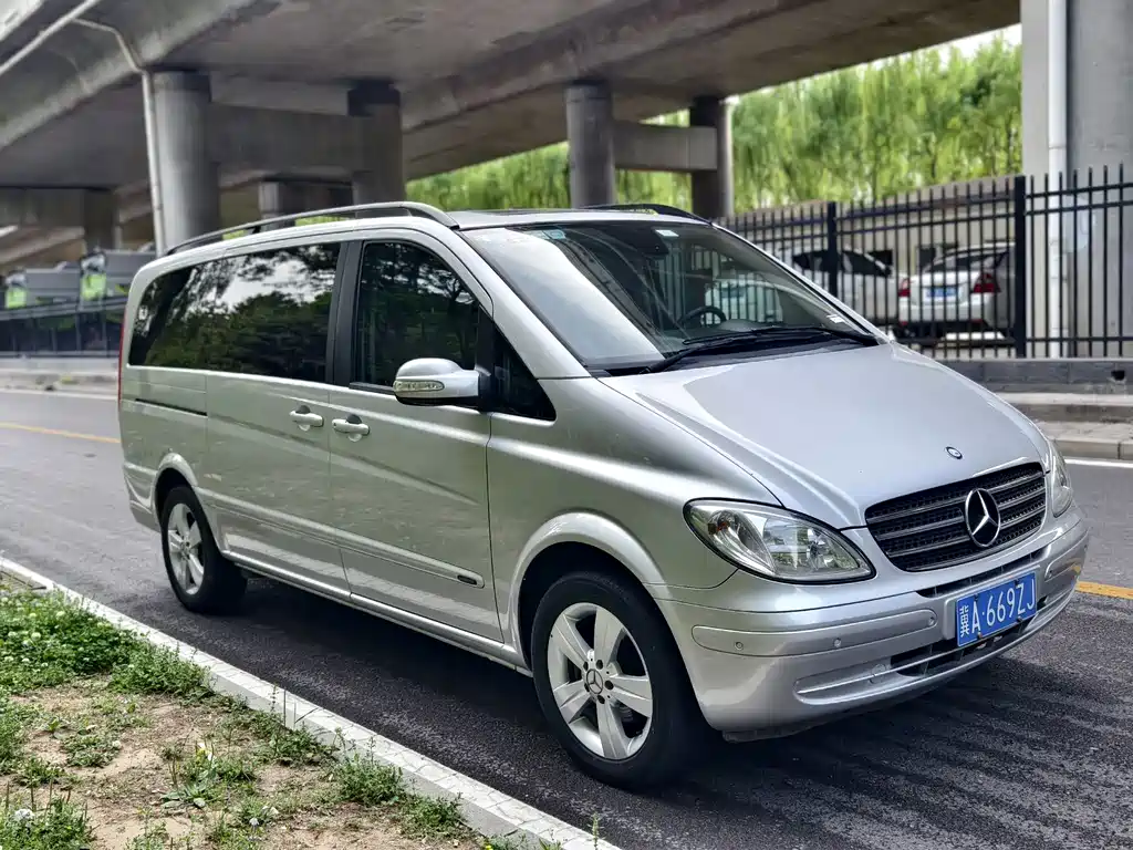 Mercedes-Benz Viano 2011