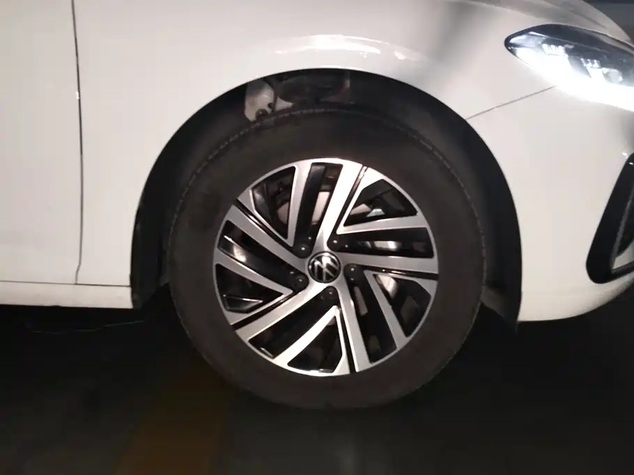 Volkswagen Lavida — миниатюра 6