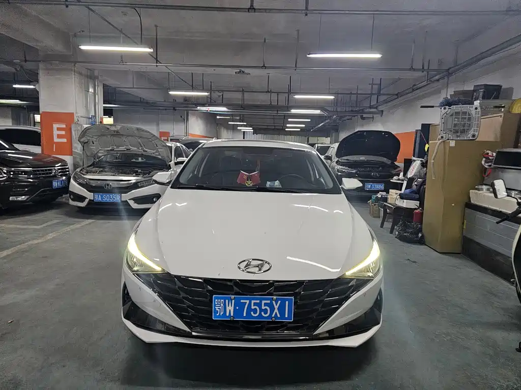 Hyundai Elantra — миниатюра 2
