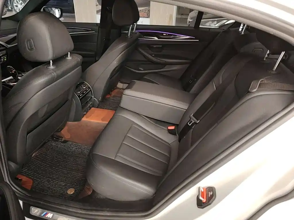 BMW 5 Series — миниатюра 17