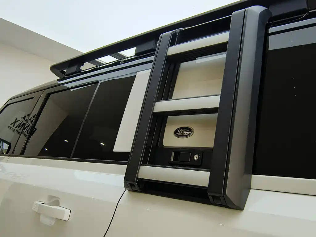 Land Rover Defender — миниатюра 36