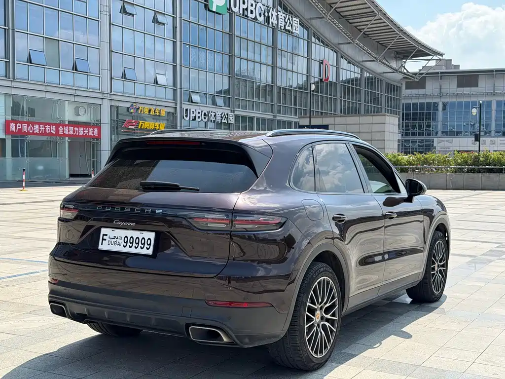 Porsche Cayenne — миниатюра 3