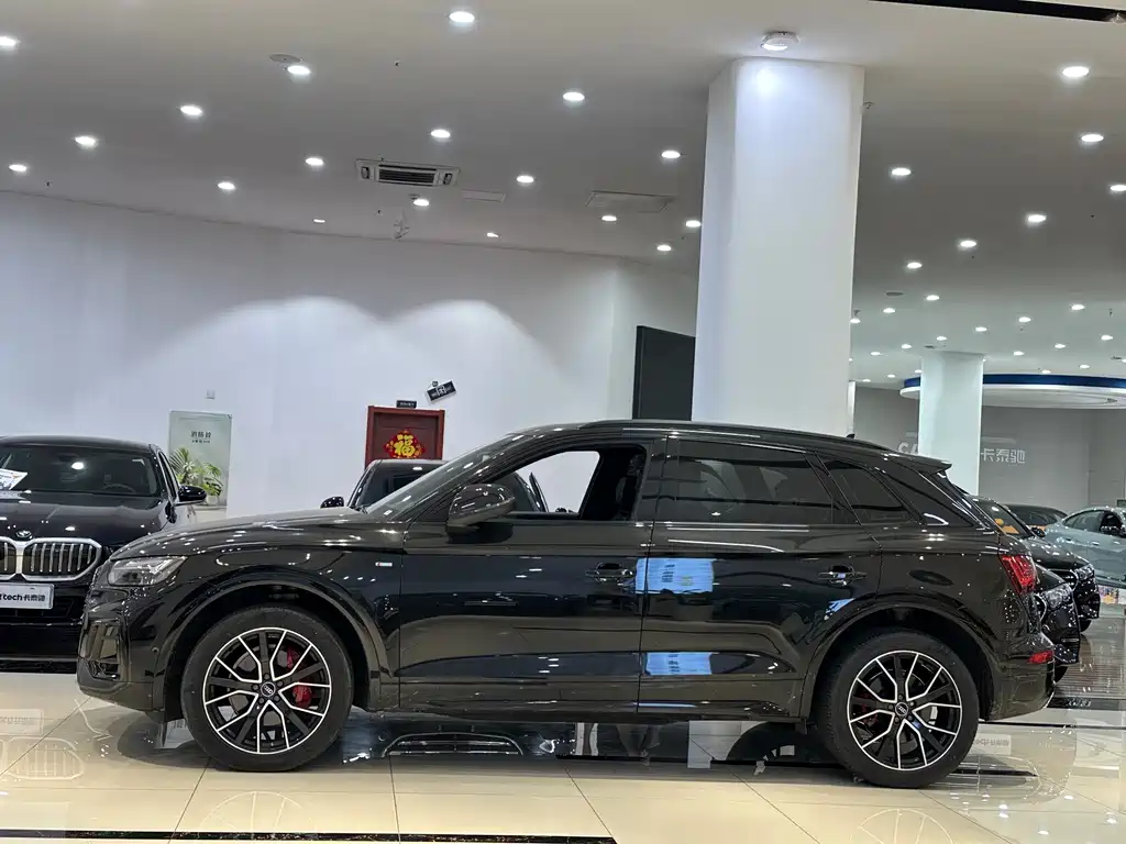 Audi Q5L — миниатюра 2