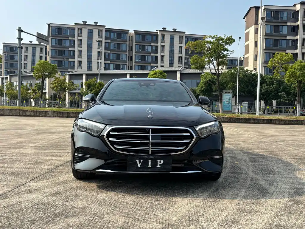 Mercedes-Benz E-Class — миниатюра 2