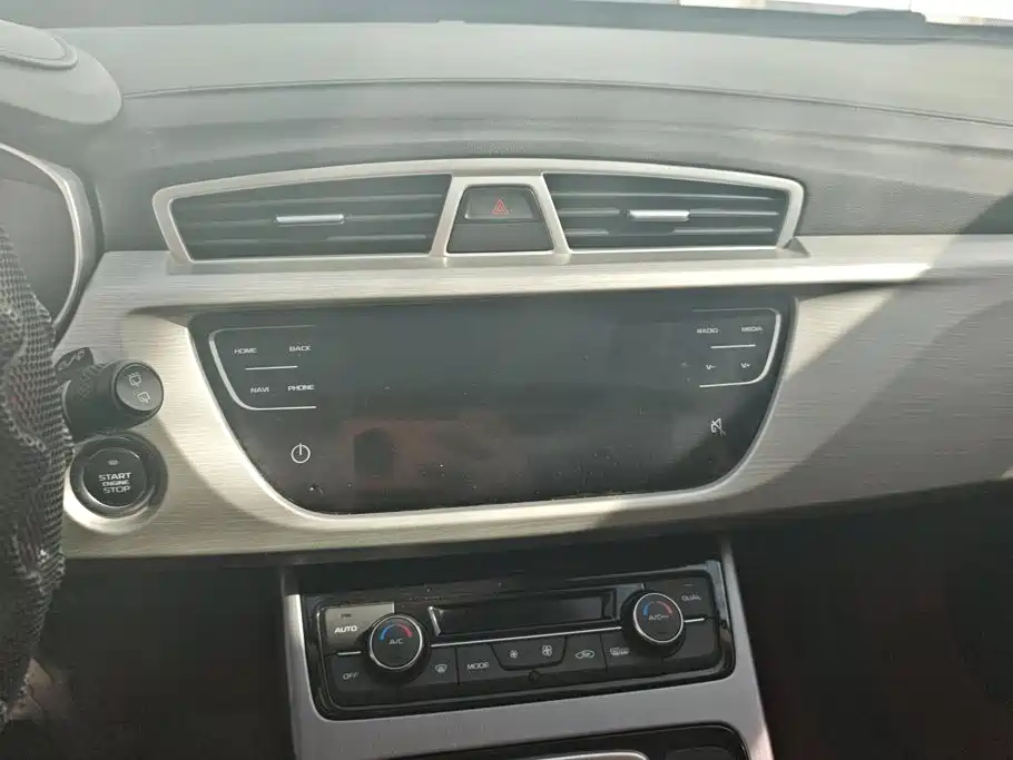 Geely Boyue — миниатюра 13