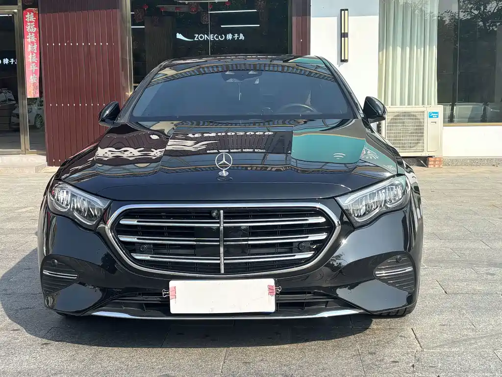 Mercedes-Benz E-Class — миниатюра 2