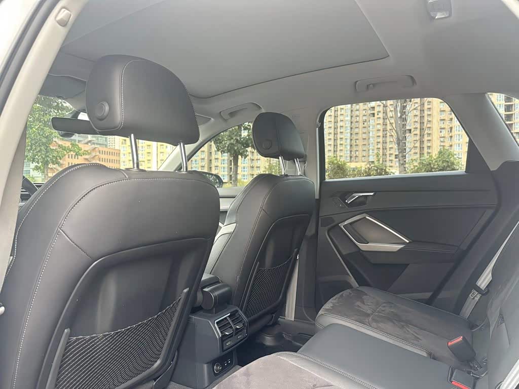 Audi Q3 1.4 л 2022 г. Белый, пробег 25000 км