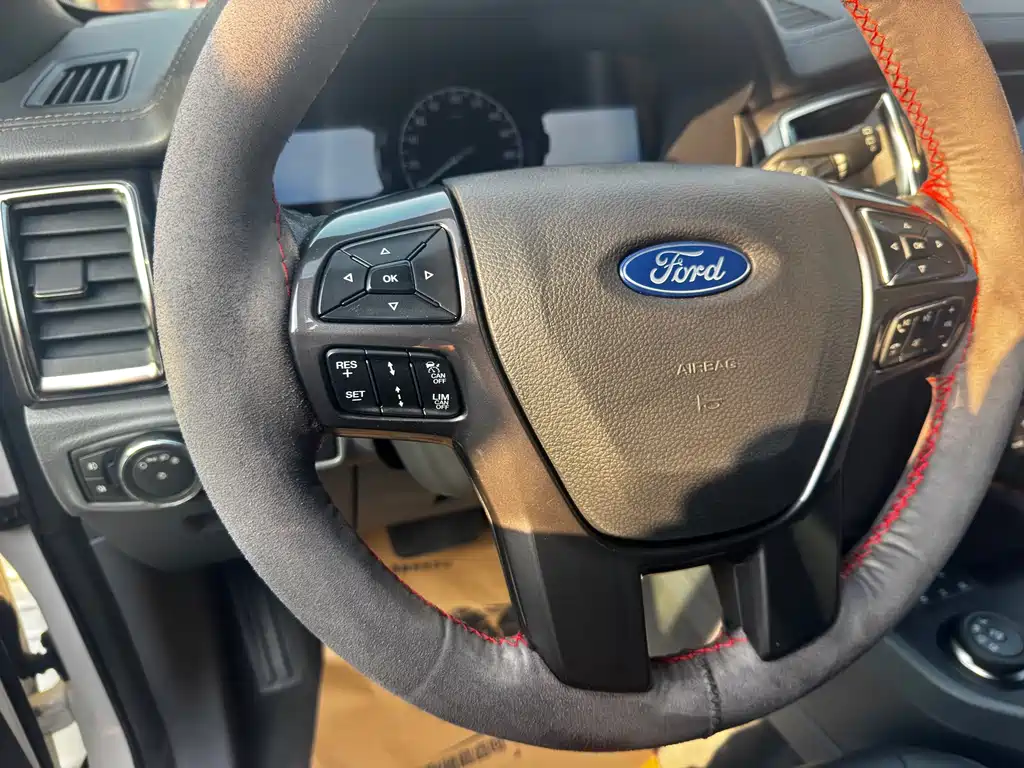 Ford Everest — миниатюра 13