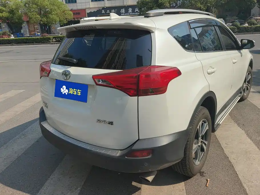 Toyota RAV4 — миниатюра 3
