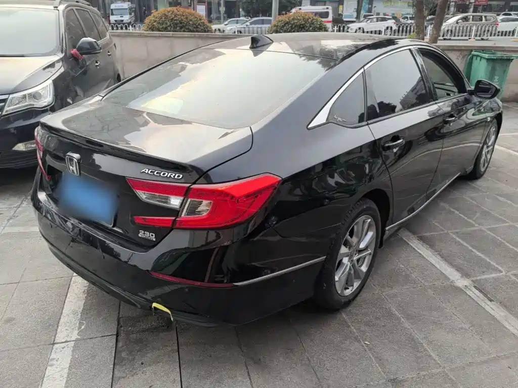 Honda Accord — миниатюра 7