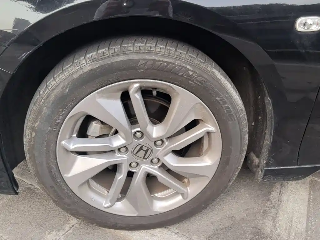 Honda Accord — миниатюра 23
