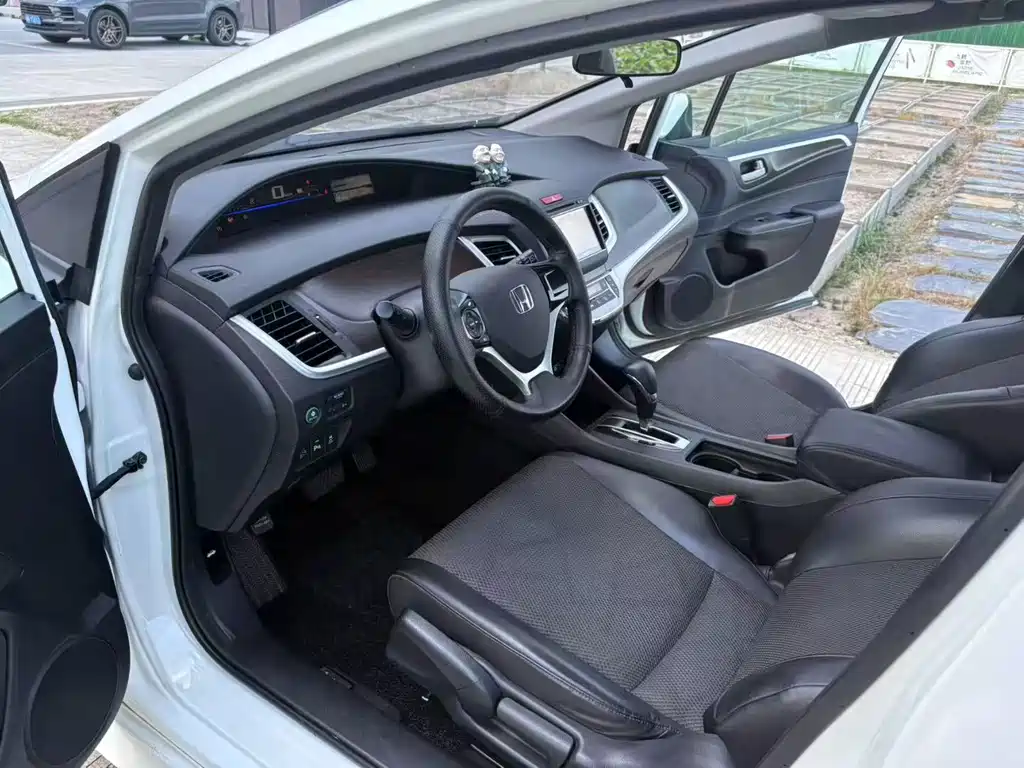 Honda Jade — миниатюра 6