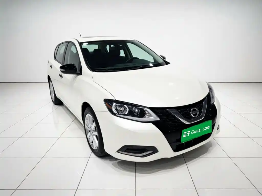 Nissan Tiida — миниатюра 3