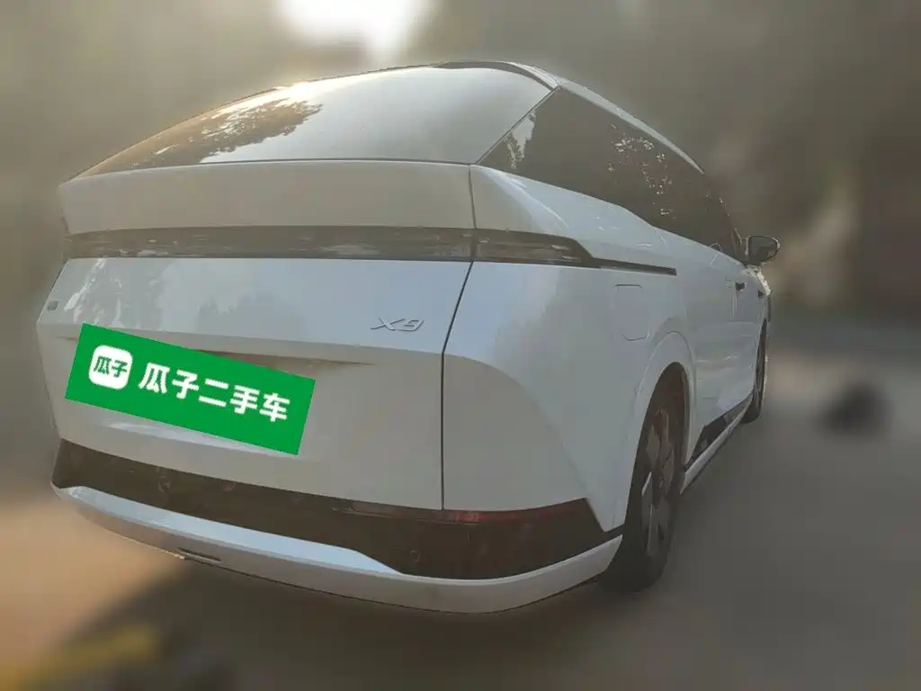 XPeng X9 — миниатюра 4