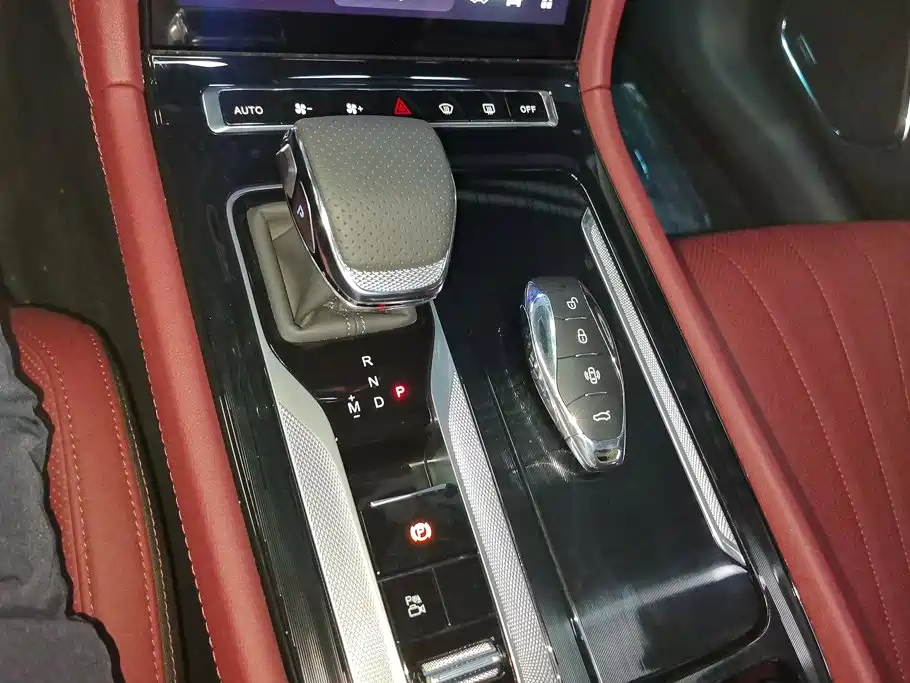 Hongqi Hongqi H5 — миниатюра 16