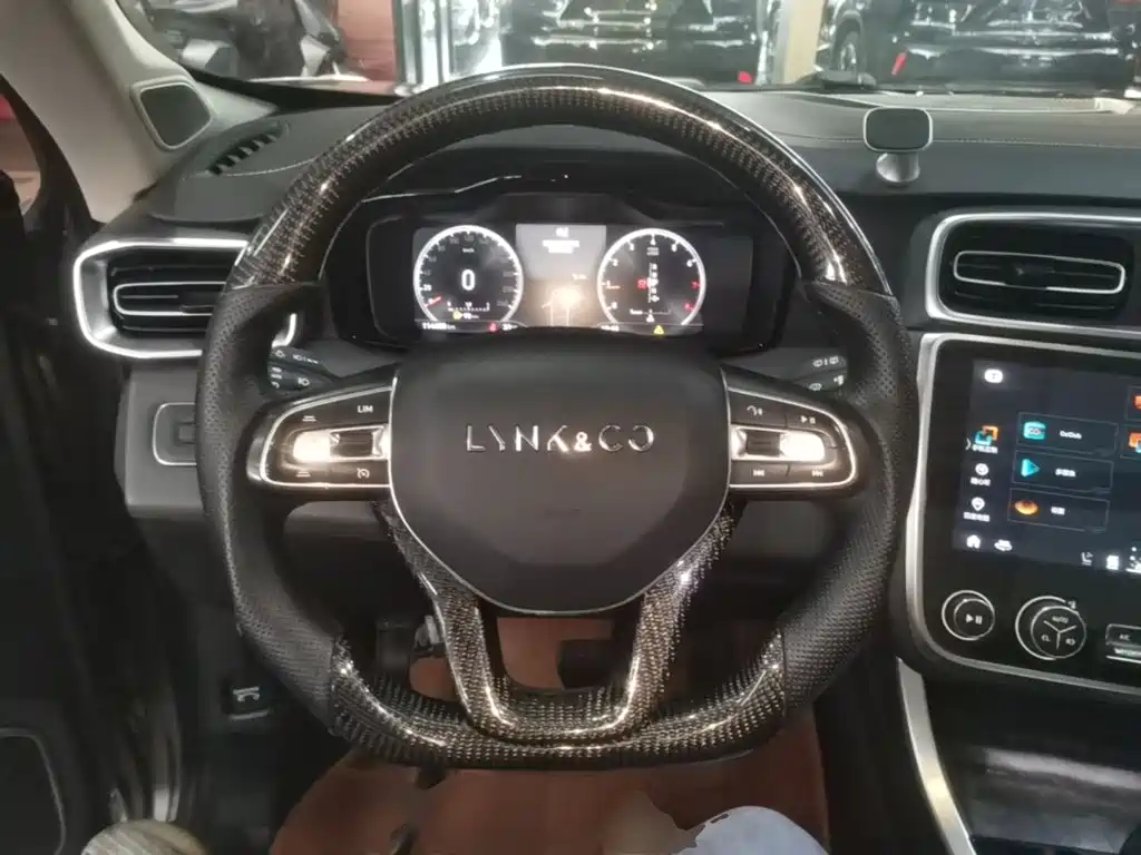 Lynk & Co 01 — миниатюра 11