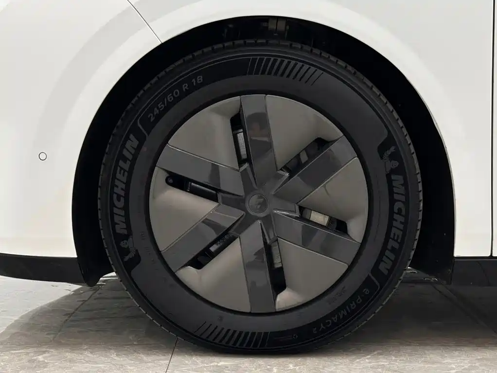 Li Auto Li MEGA — миниатюра 25