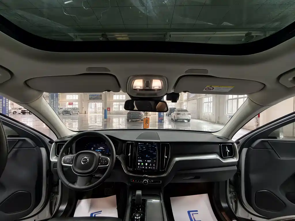 Volvo XC60 — миниатюра 11