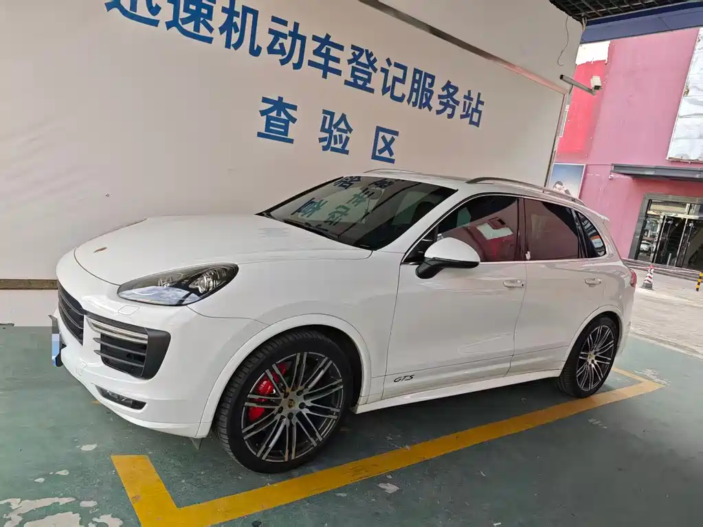 PORSCHE CAYENNE