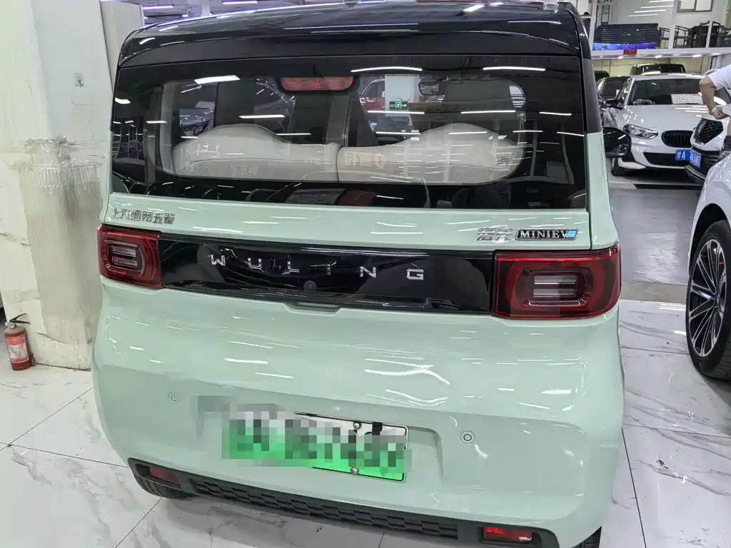 Wuling MINIEV — миниатюра 6