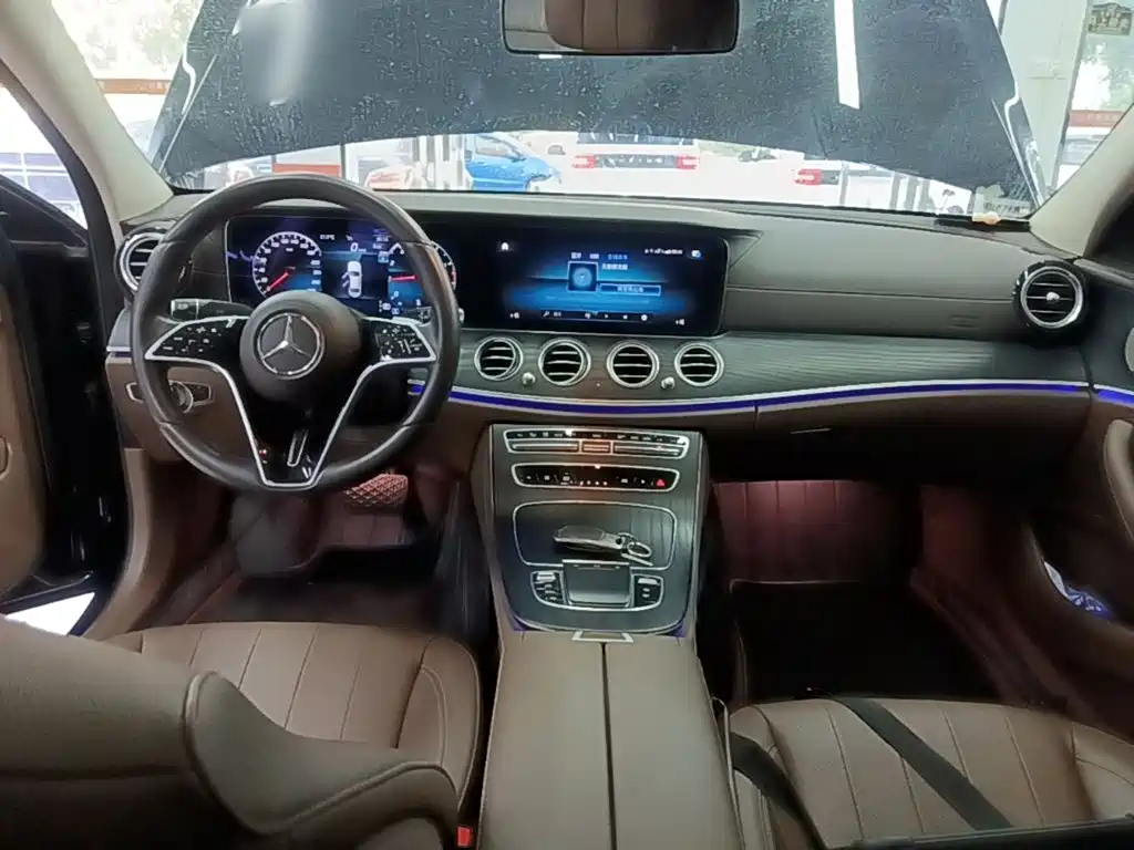 Mercedes-Benz E-Class — миниатюра 10