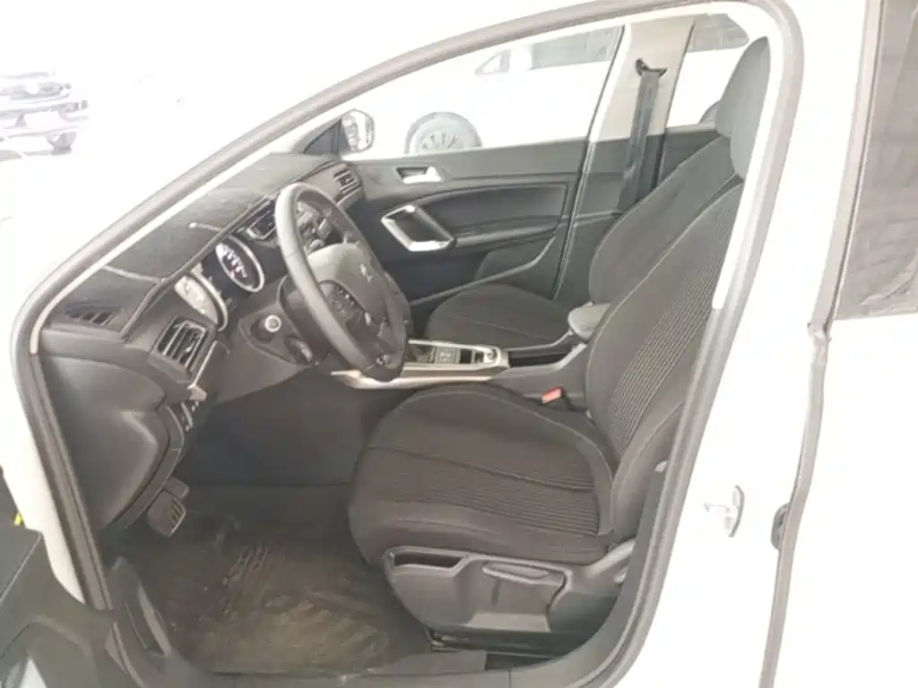 Peugeot 408 — миниатюра 15