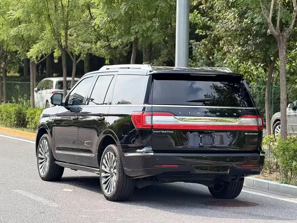 Lincoln Navigator — миниатюра 4