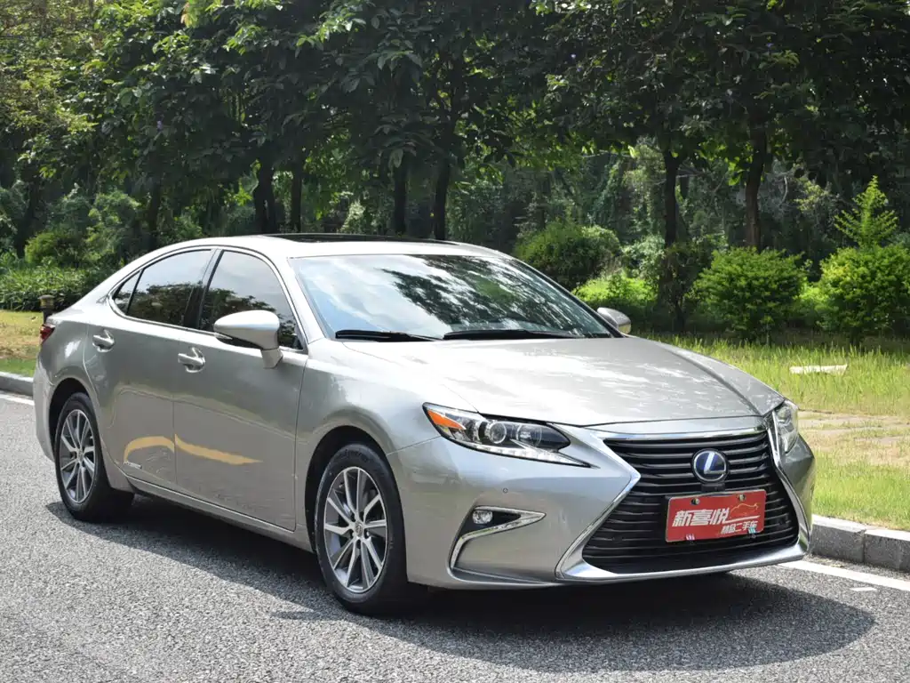 Lexus ES 2015 300h Comfort