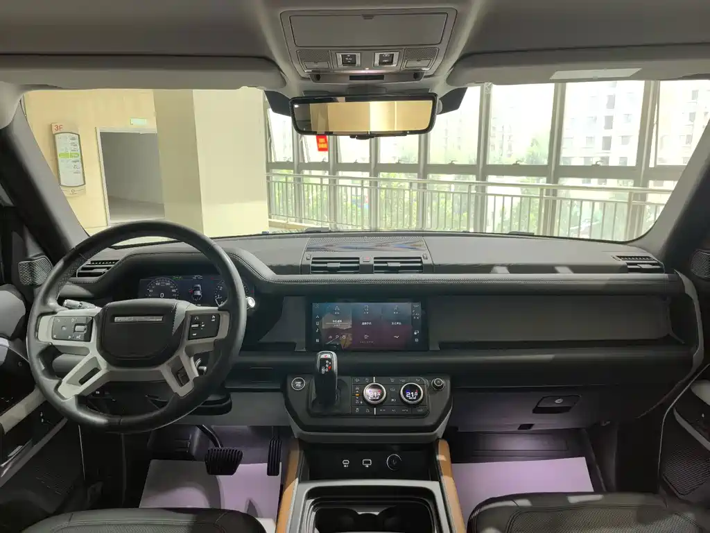 Land Rover Defender — миниатюра 6