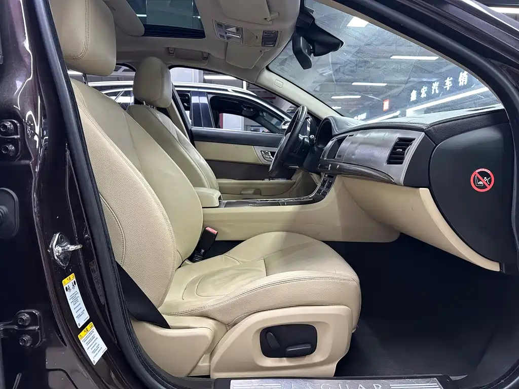 Jaguar XF — миниатюра 15