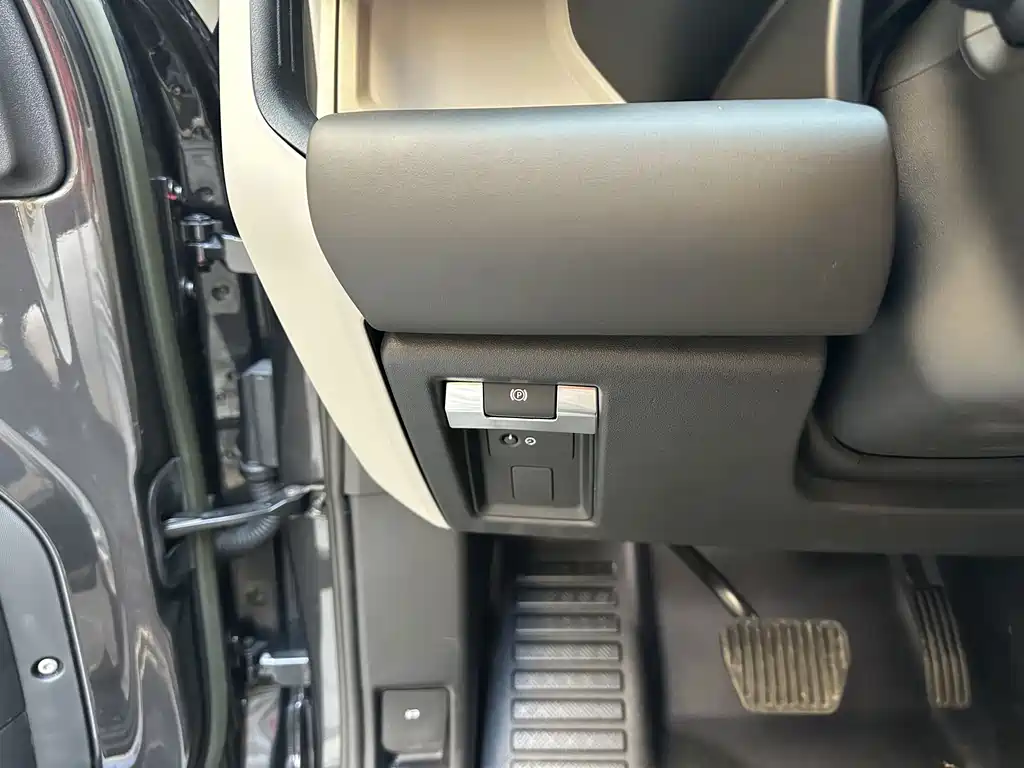 Land Rover Defender — миниатюра 11