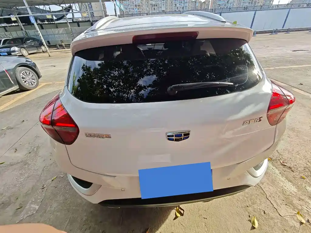 Geely Emgrand GS — миниатюра 15