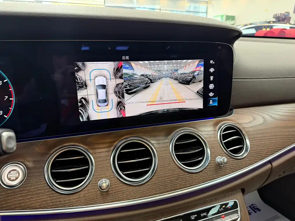 Mercedes-Benz E-Class — миниатюра 7