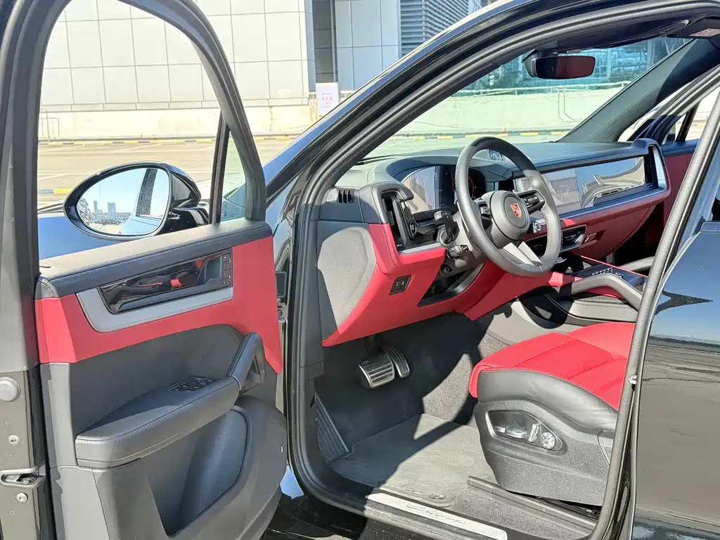 Porsche Cayenne — миниатюра 4