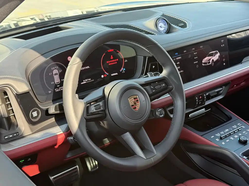 Porsche Cayenne — миниатюра 13