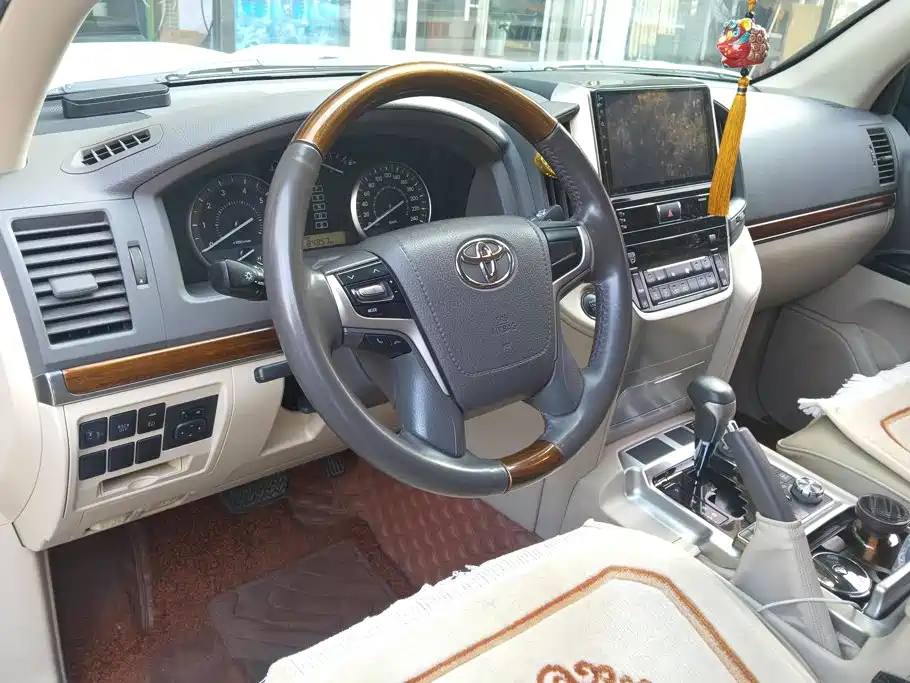 Toyota Land Cruiser — миниатюра 12