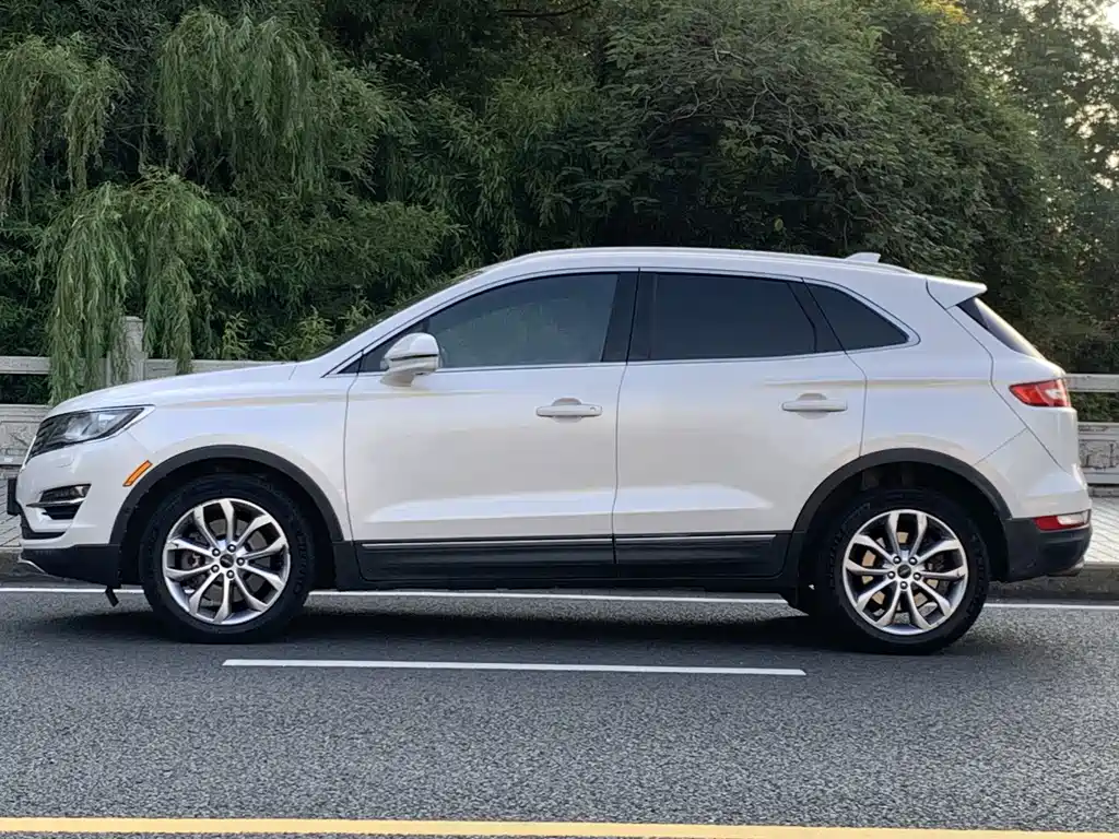Lincoln MKC — миниатюра 6