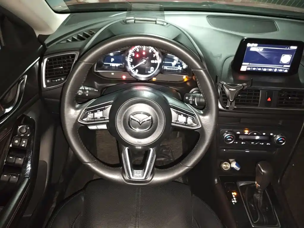 Mazda 3 Axela — миниатюра 11