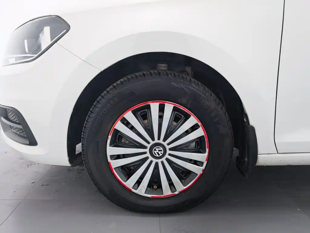 Volkswagen Santana — миниатюра 17
