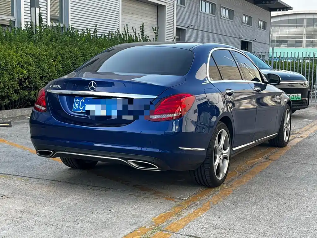 Mercedes-Benz C-Class — миниатюра 5