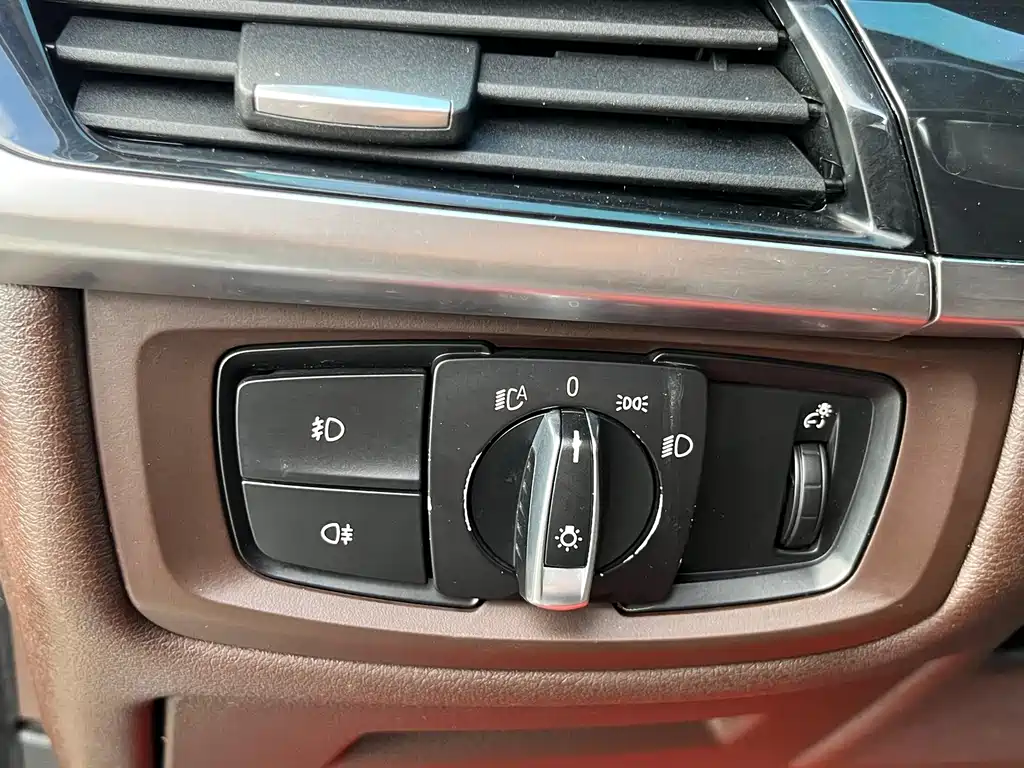 BMW X5 (Import) — миниатюра 18