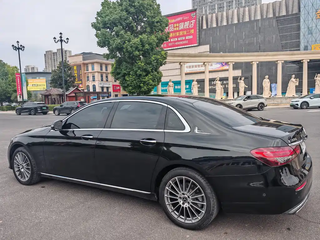 Mercedes-Benz E-Class — миниатюра 7