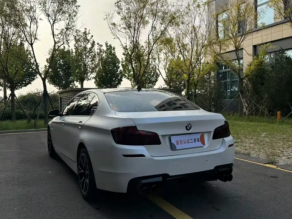 BMW 5 Series — миниатюра 7